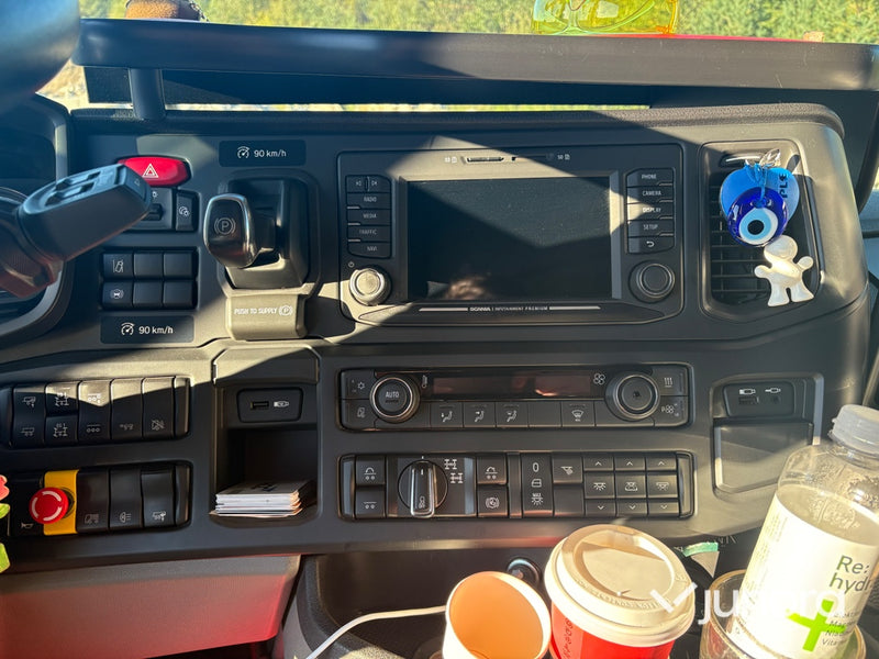 Lastbil Scania R560 B8x4*4NB