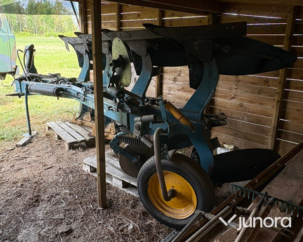 Växelplog 4-skärig Överum CV 498 H