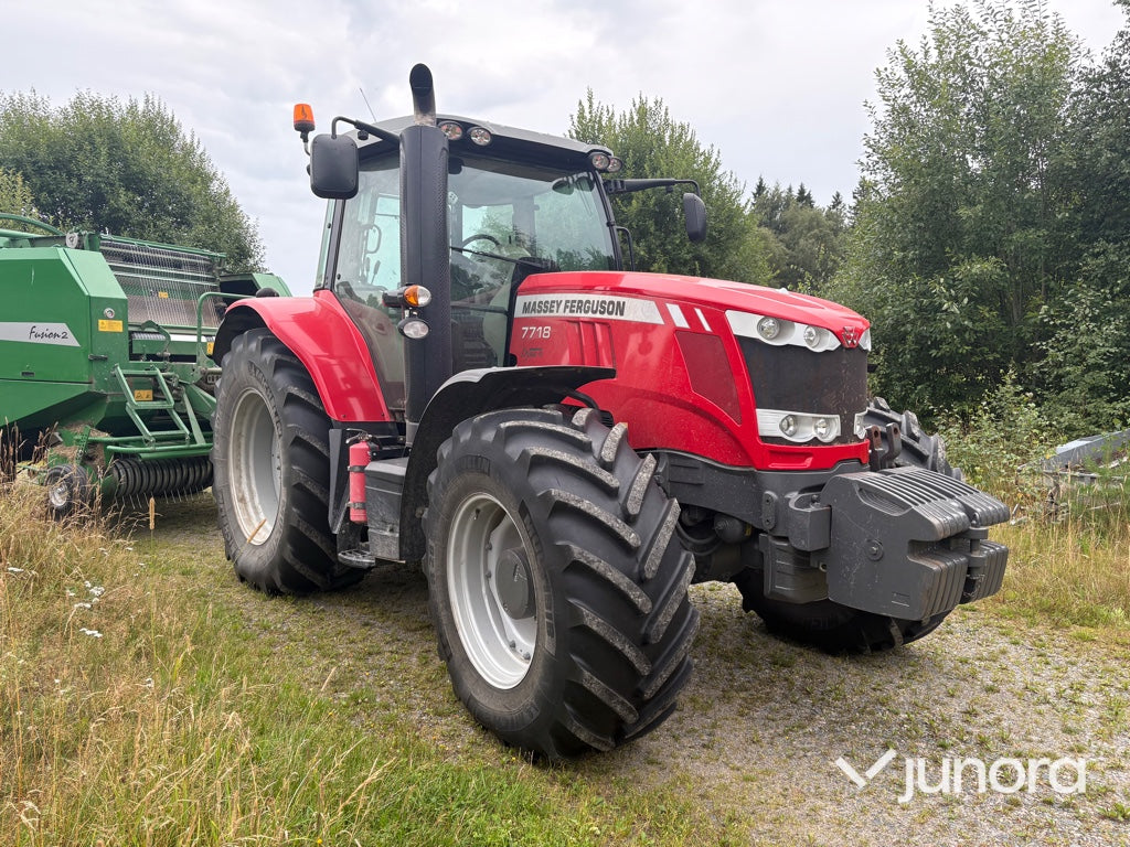 Traktor - Massey Ferguson 7718