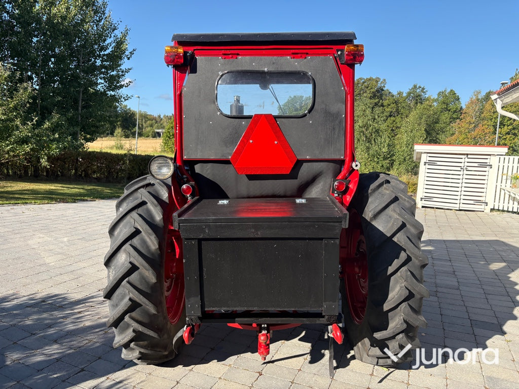 Traktor Volvo BM 320 Buster