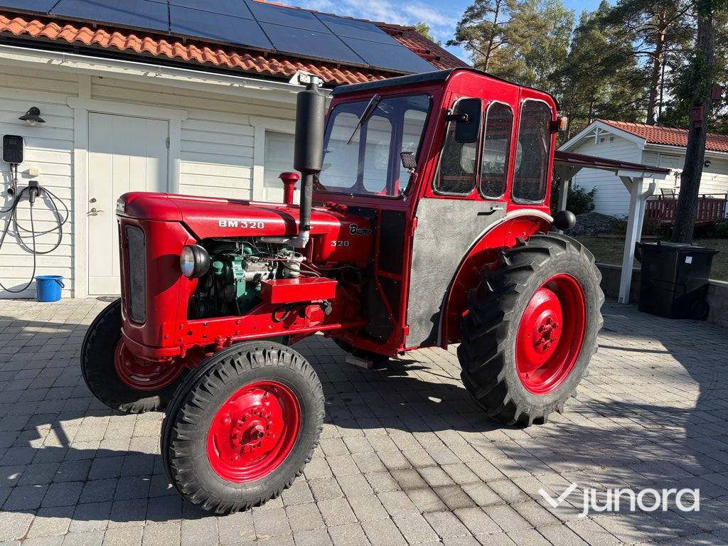 Traktor Volvo BM 320 Buster