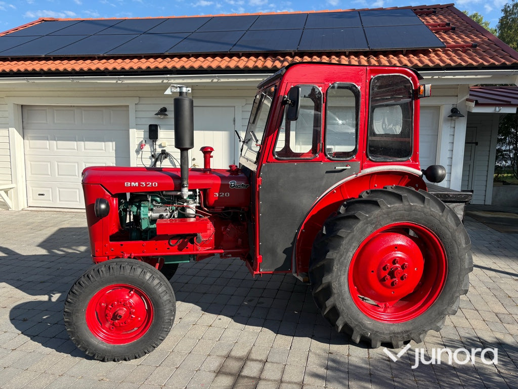 Traktor Volvo BM 320 Buster