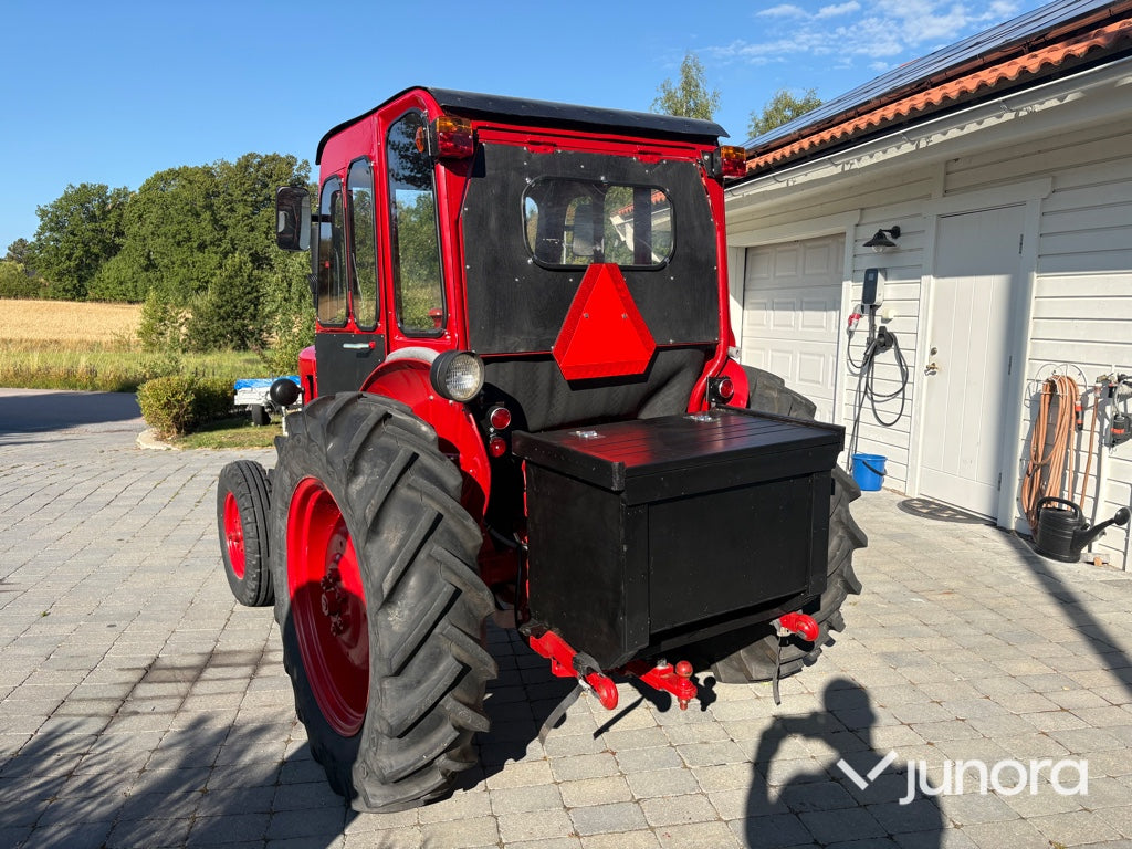 Traktor Volvo BM 320 Buster