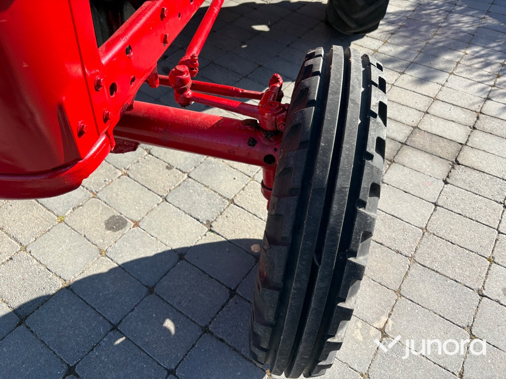 Traktor Volvo BM 320 Buster
