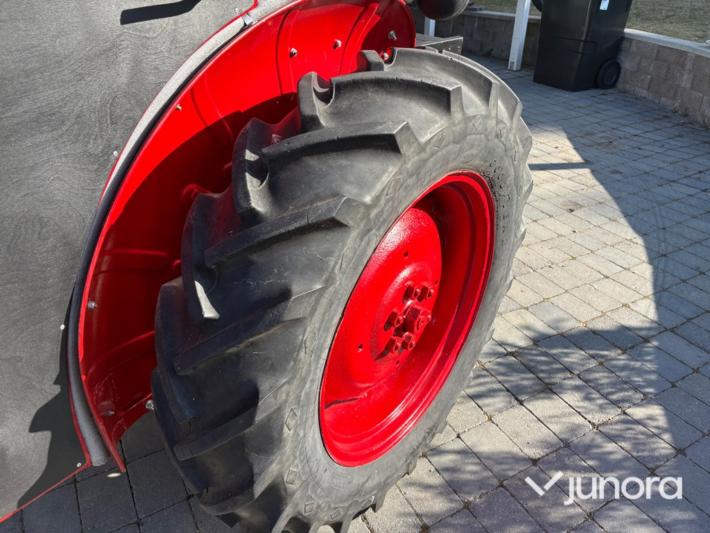 Traktor Volvo BM 320 Buster