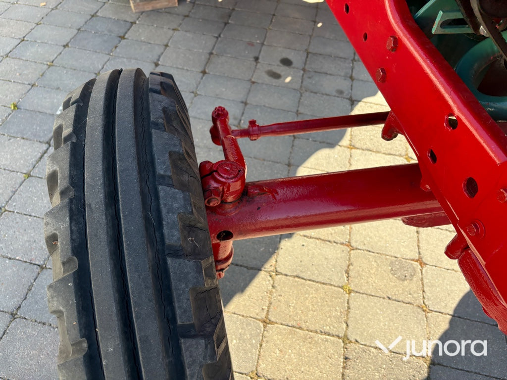 Traktor Volvo BM 320 Buster