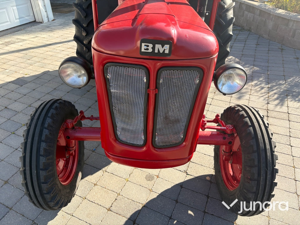 Traktor Volvo BM 320 Buster