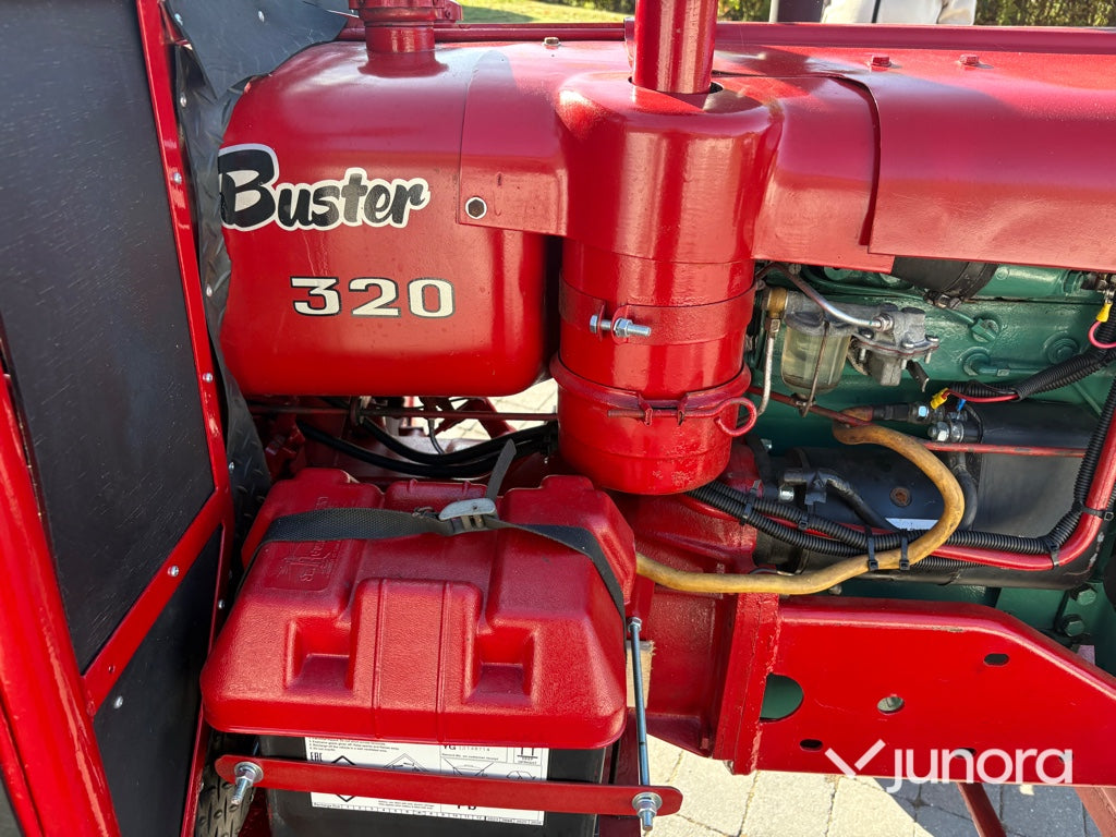 Traktor Volvo BM 320 Buster