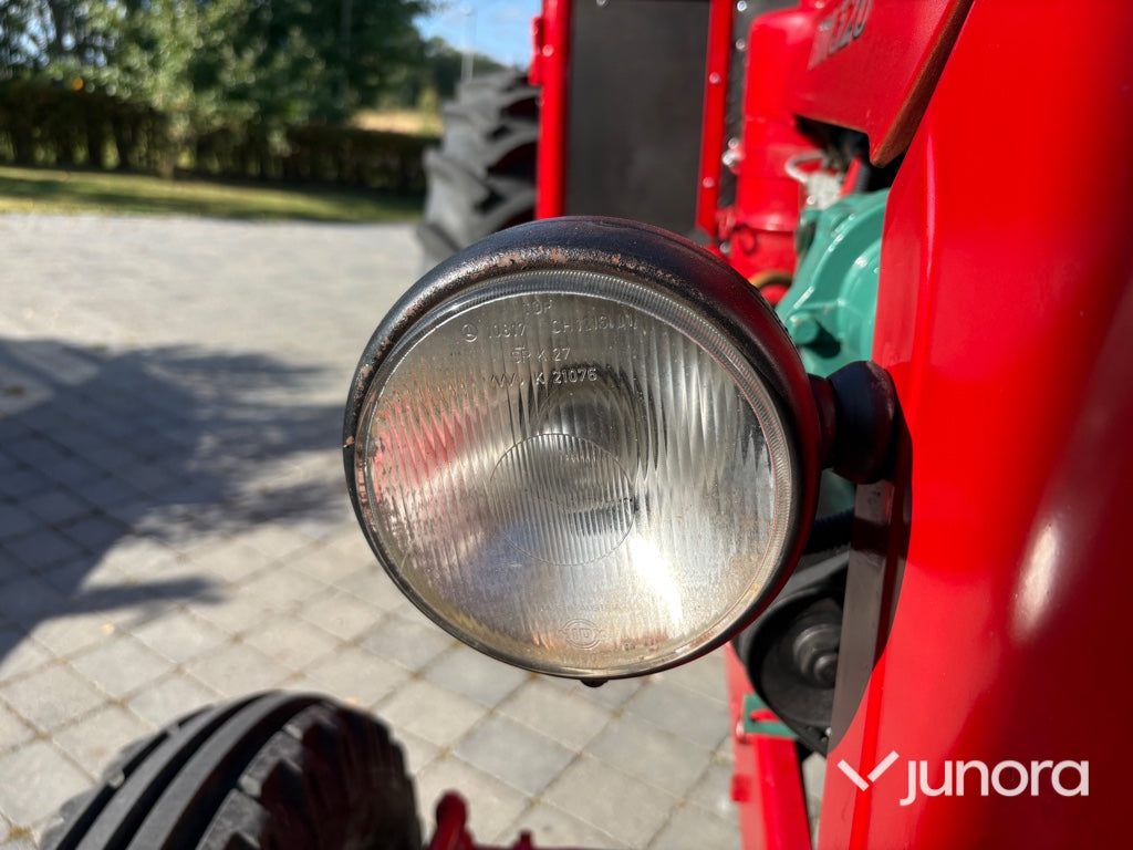 Traktor Volvo BM 320 Buster