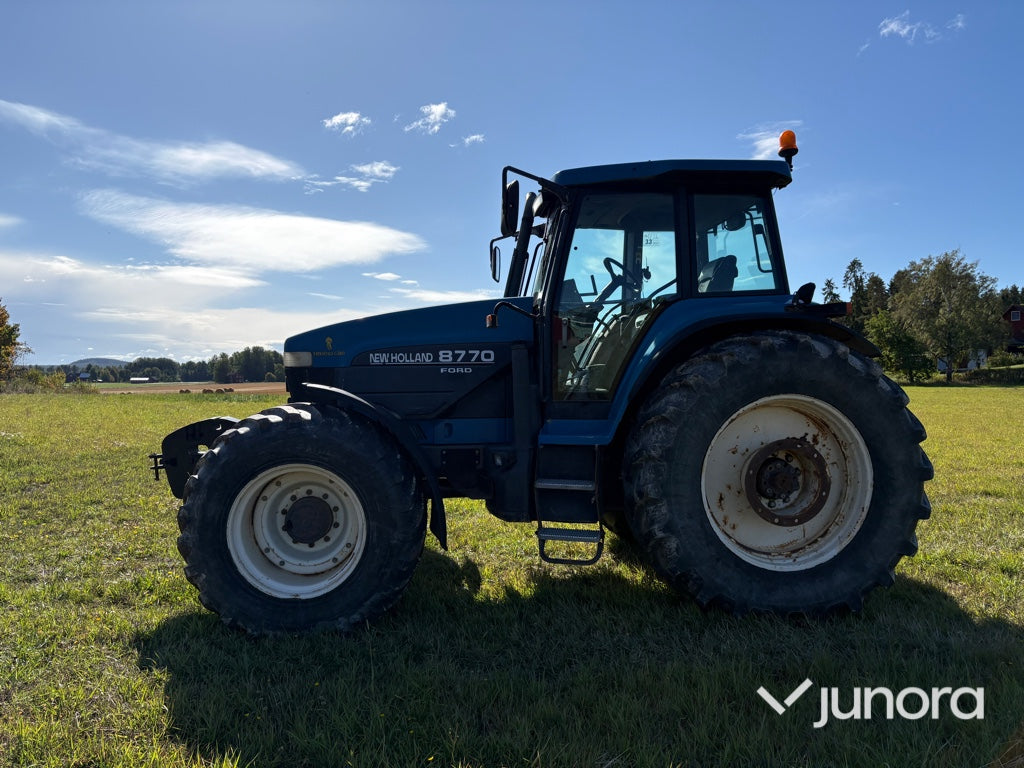 Traktor - New Holland 8770 4WD