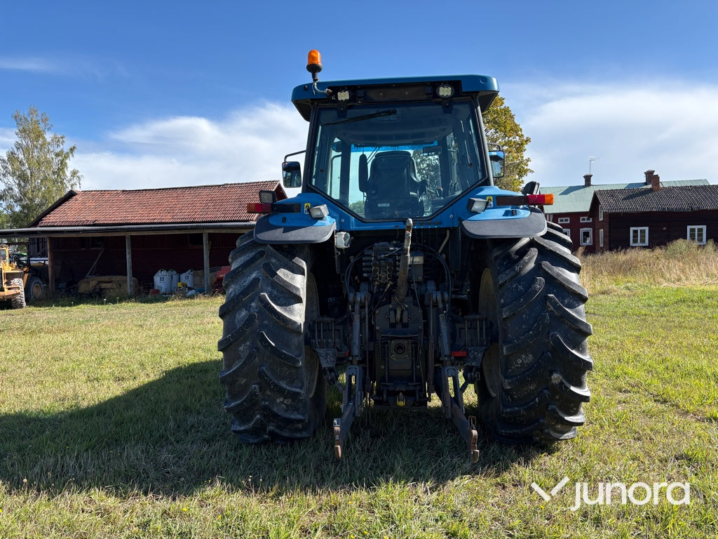 Traktor - New Holland 8770 4WD