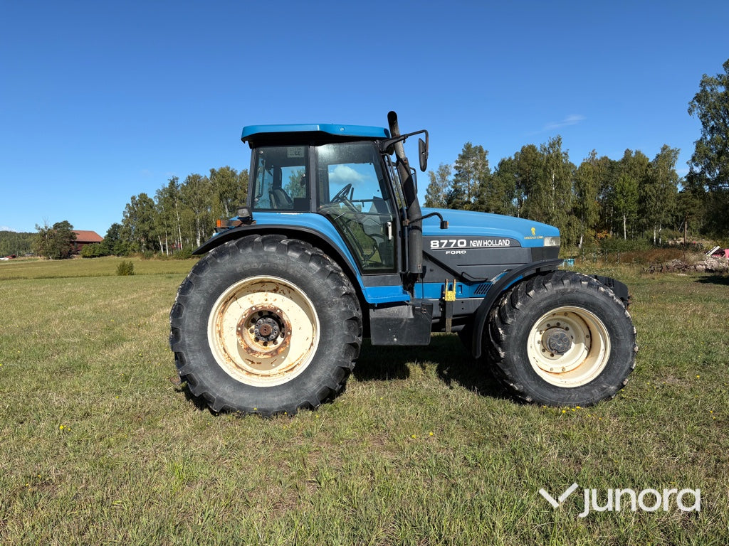 Traktor - New Holland 8770 4WD