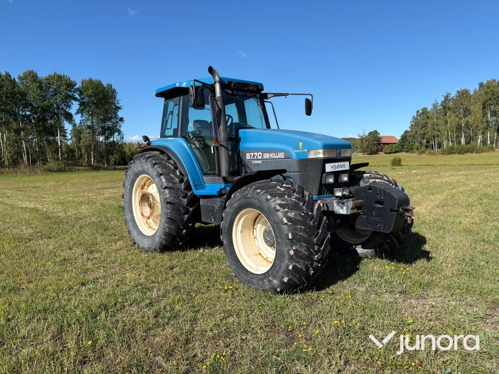 Traktor - New Holland 8770 4WD