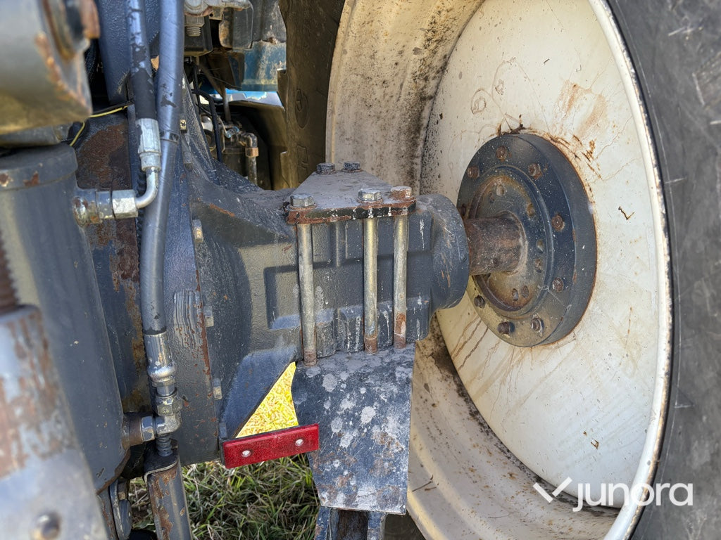 Traktor - New Holland 8770 4WD
