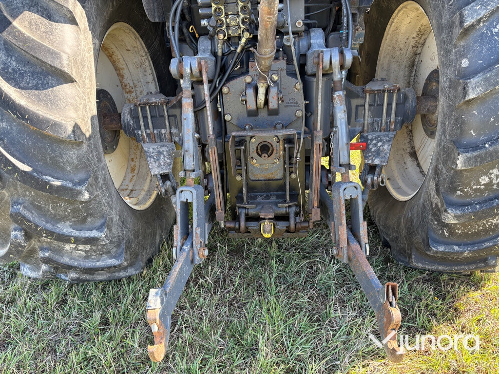Traktor - New Holland 8770 4WD