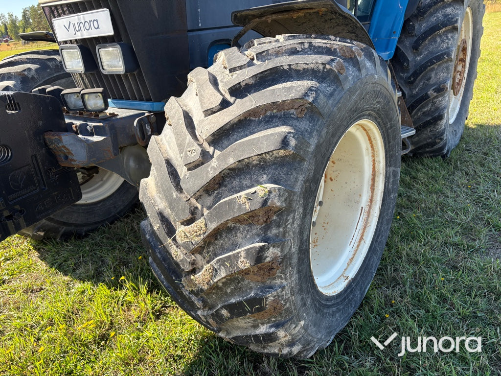 Traktor - New Holland 8770 4WD