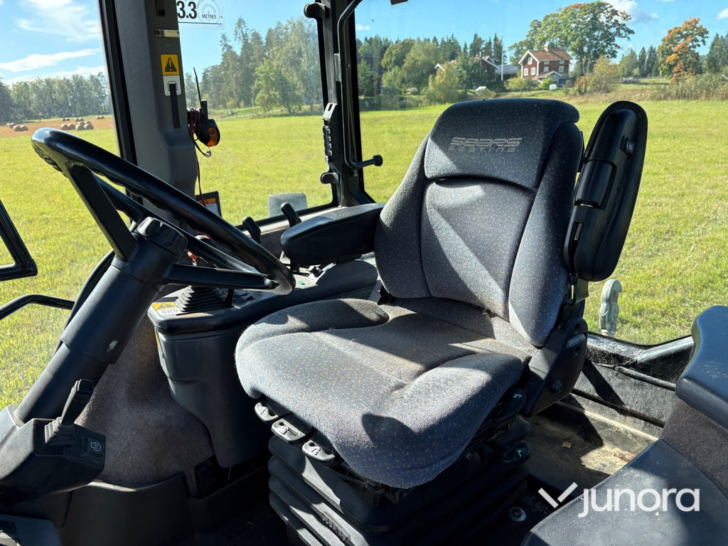 Traktor - New Holland 8770 4WD