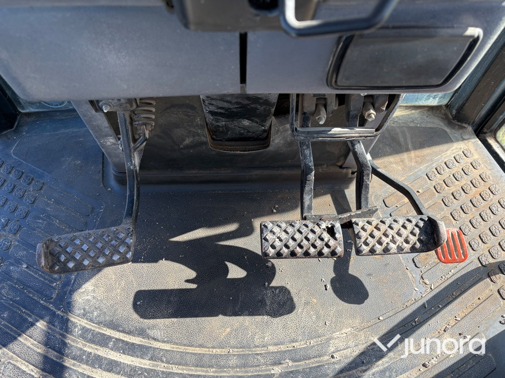 Traktor - New Holland 8770 4WD