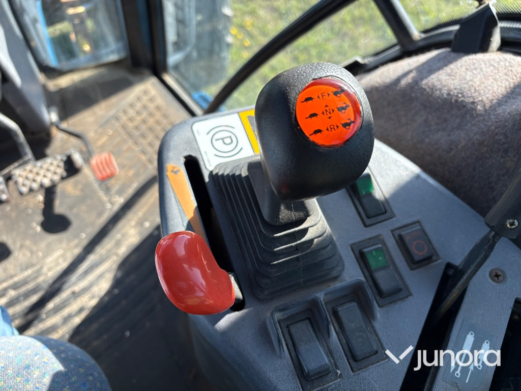 Traktor - New Holland 8770 4WD