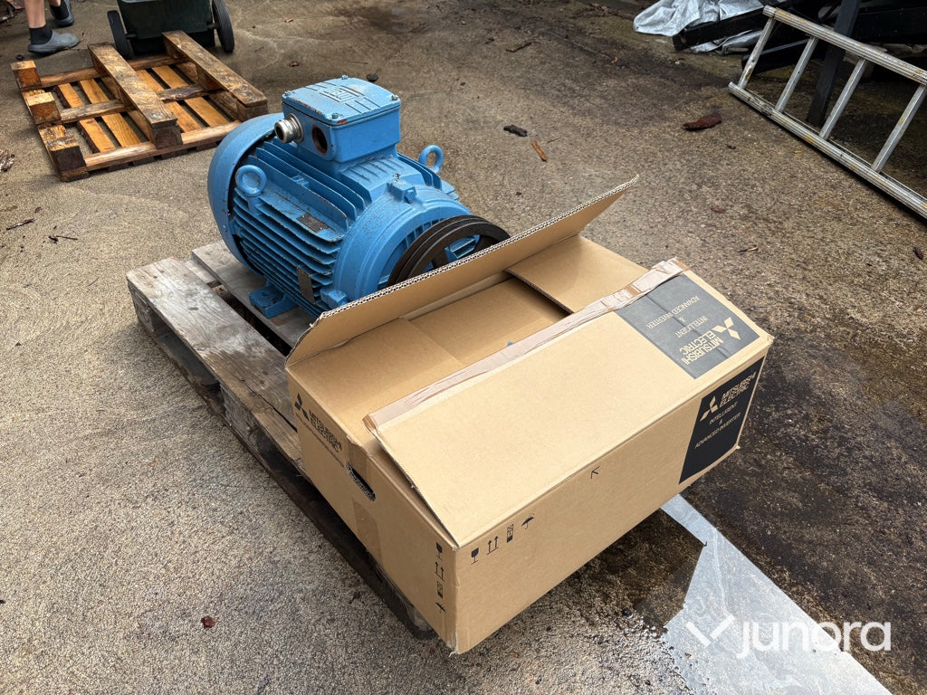 Elmotor med frekvensomriktare WEG 200 L-4 Mitsubishi Electric FR-F840-00770-E