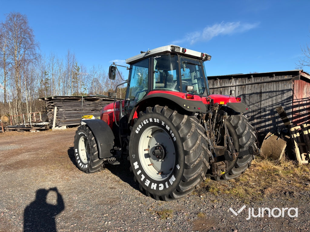 Traktor Massey Ferguson 8220-4