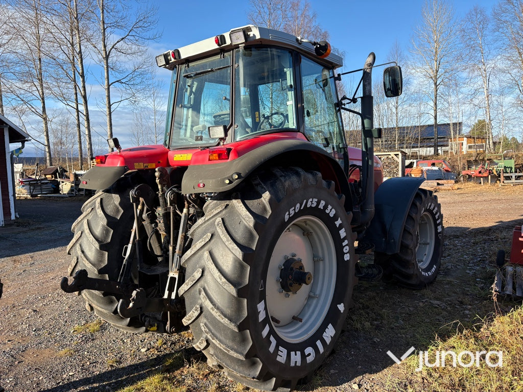 Traktor Massey Ferguson 8220-4