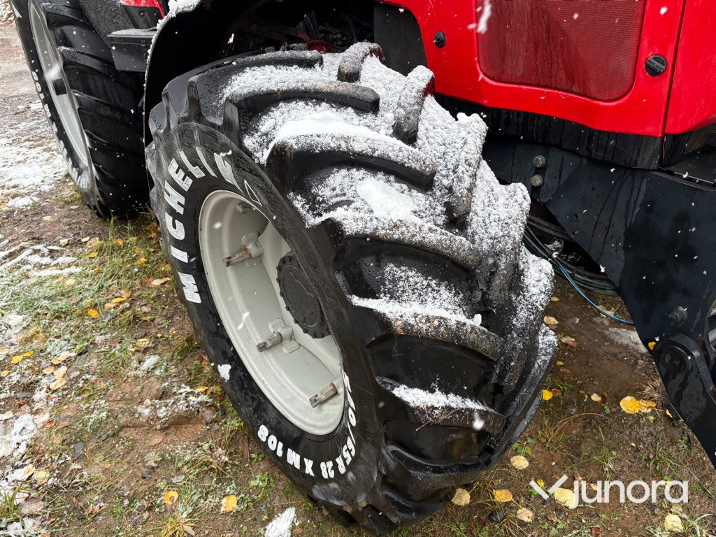 Traktor Massey Ferguson 8220-4