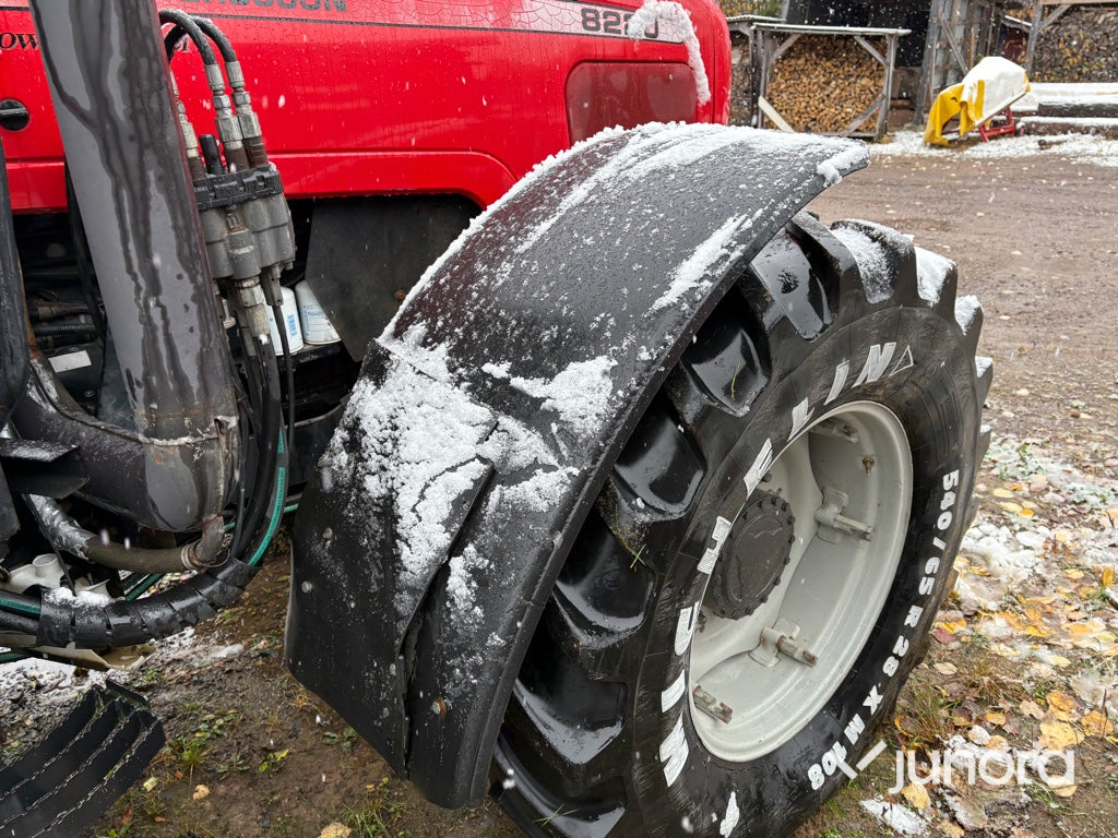 Traktor Massey Ferguson 8220-4
