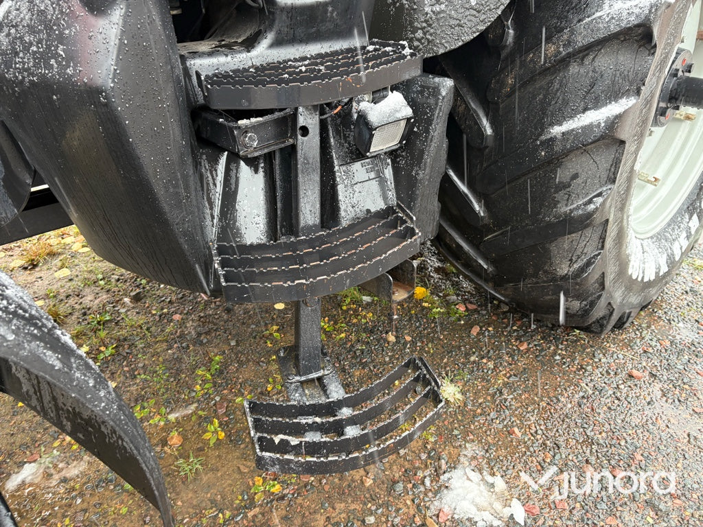 Traktor Massey Ferguson 8220-4
