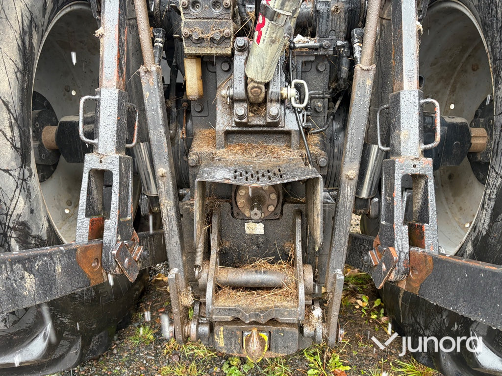 Traktor Massey Ferguson 8220-4