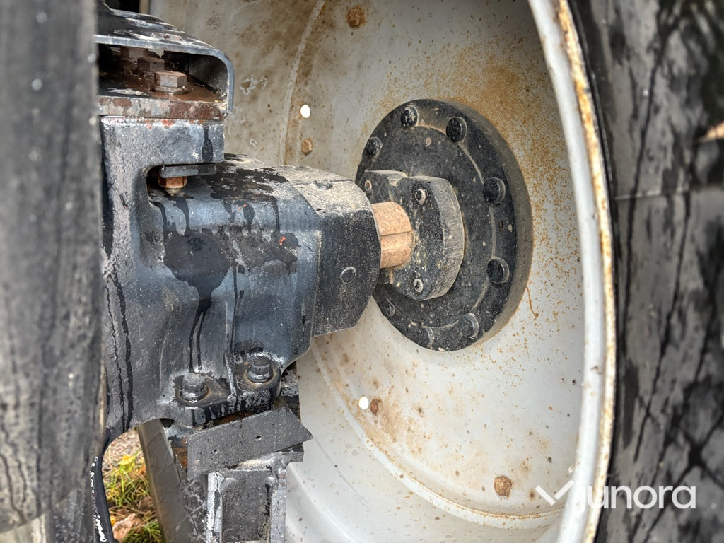 Traktor Massey Ferguson 8220-4