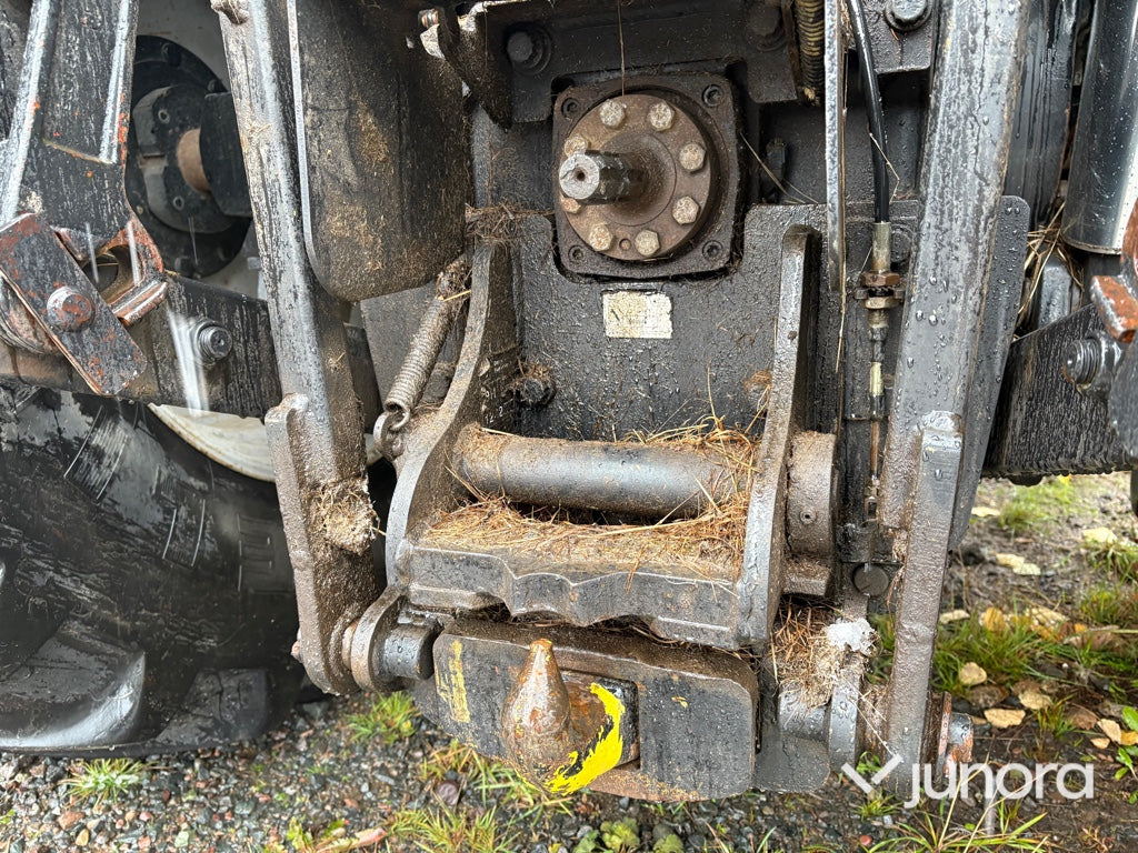 Traktor Massey Ferguson 8220-4