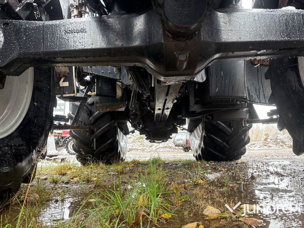 Traktor Massey Ferguson 8220-4