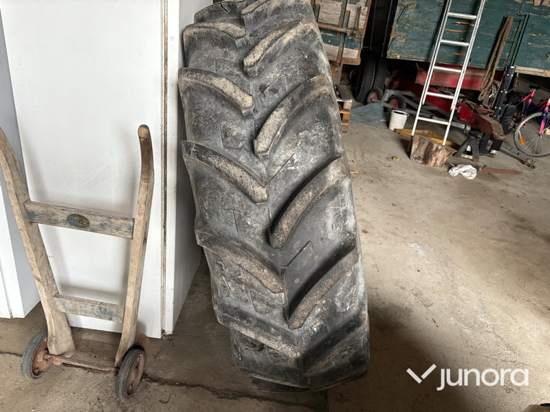 Traktordäck - Michelin, 420/85 R 34