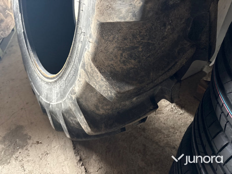 Traktordäck - Michelin, 420/85 R 34