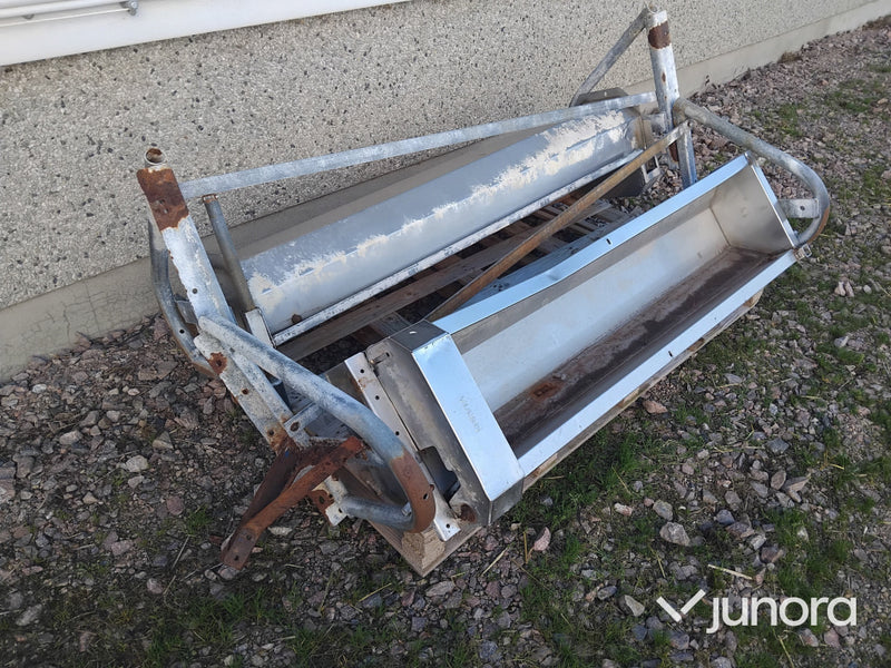 Vattentråg - Vägghängd