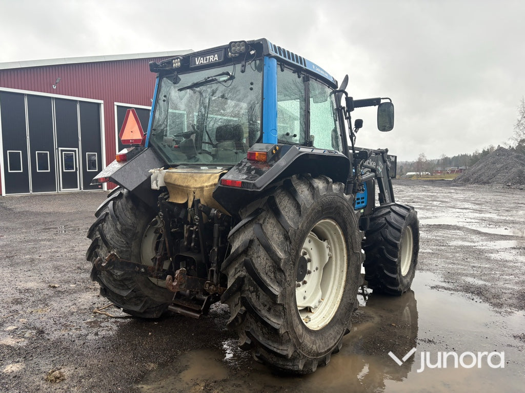 Traktor - Valtra 6550-4 med frontlastare