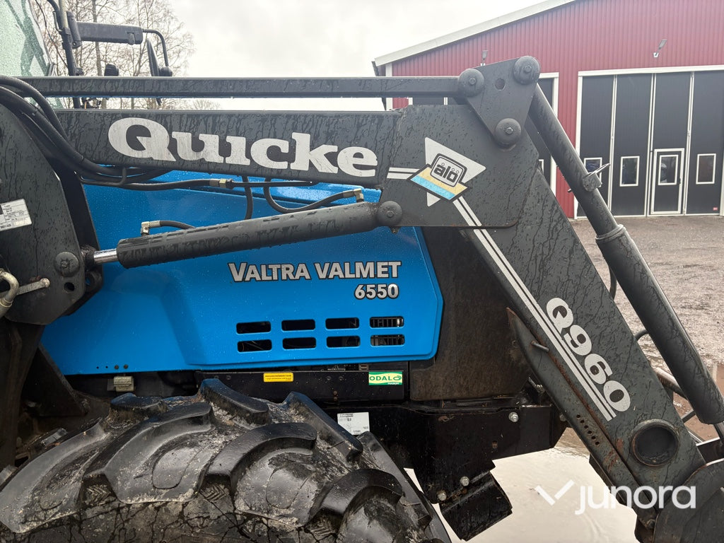 Traktor - Valtra 6550-4 med frontlastare