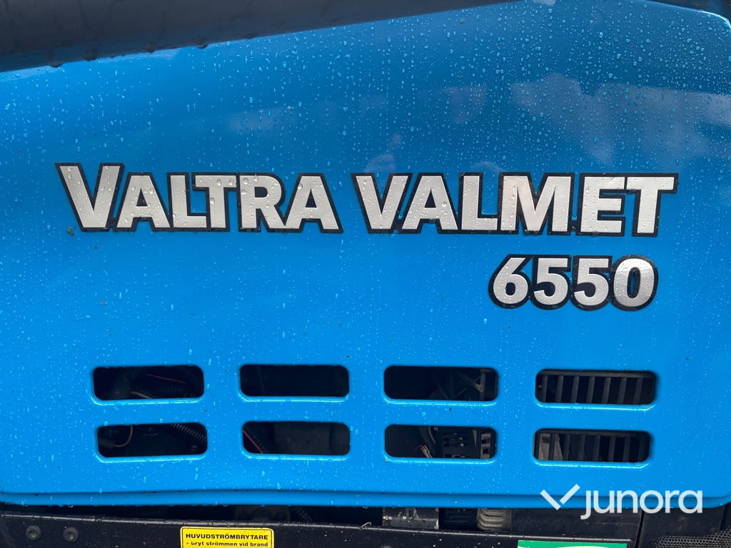 Traktor - Valtra 6550-4 med frontlastare