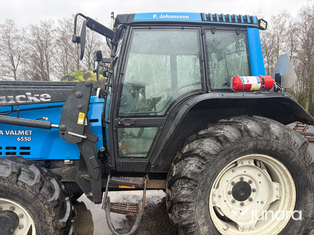 Traktor - Valtra 6550-4 med frontlastare