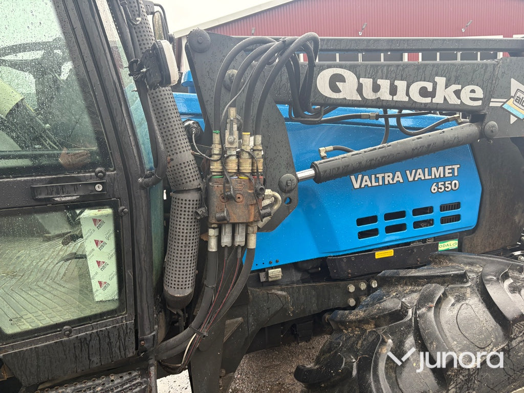 Traktor - Valtra 6550-4 med frontlastare