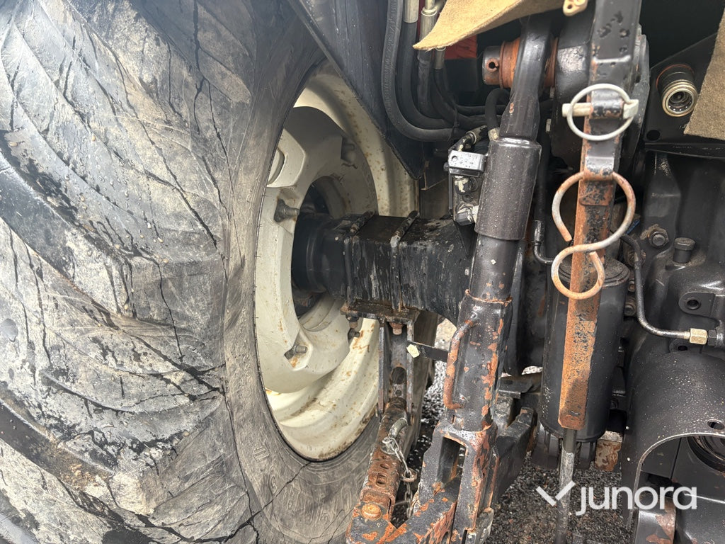 Traktor - Valtra 6550-4 med frontlastare