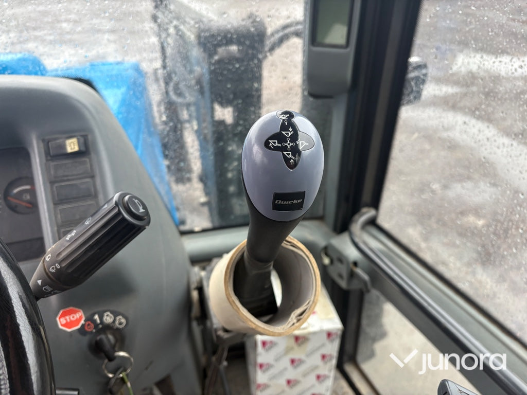 Traktor - Valtra 6550-4 med frontlastare