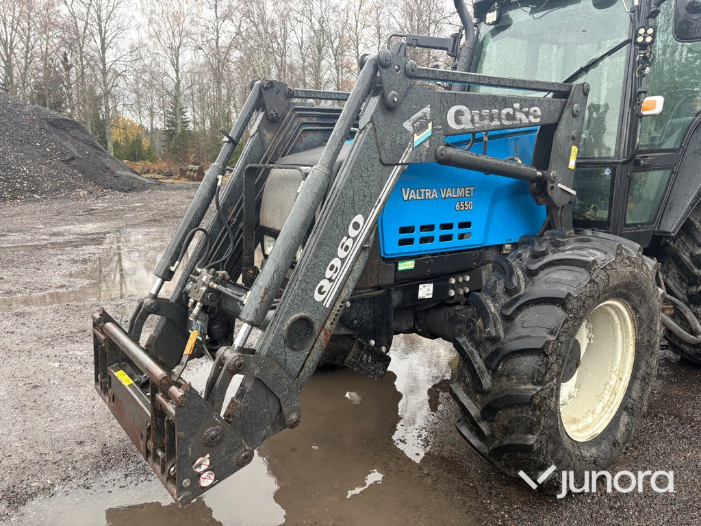 Traktor - Valtra 6550-4 med frontlastare