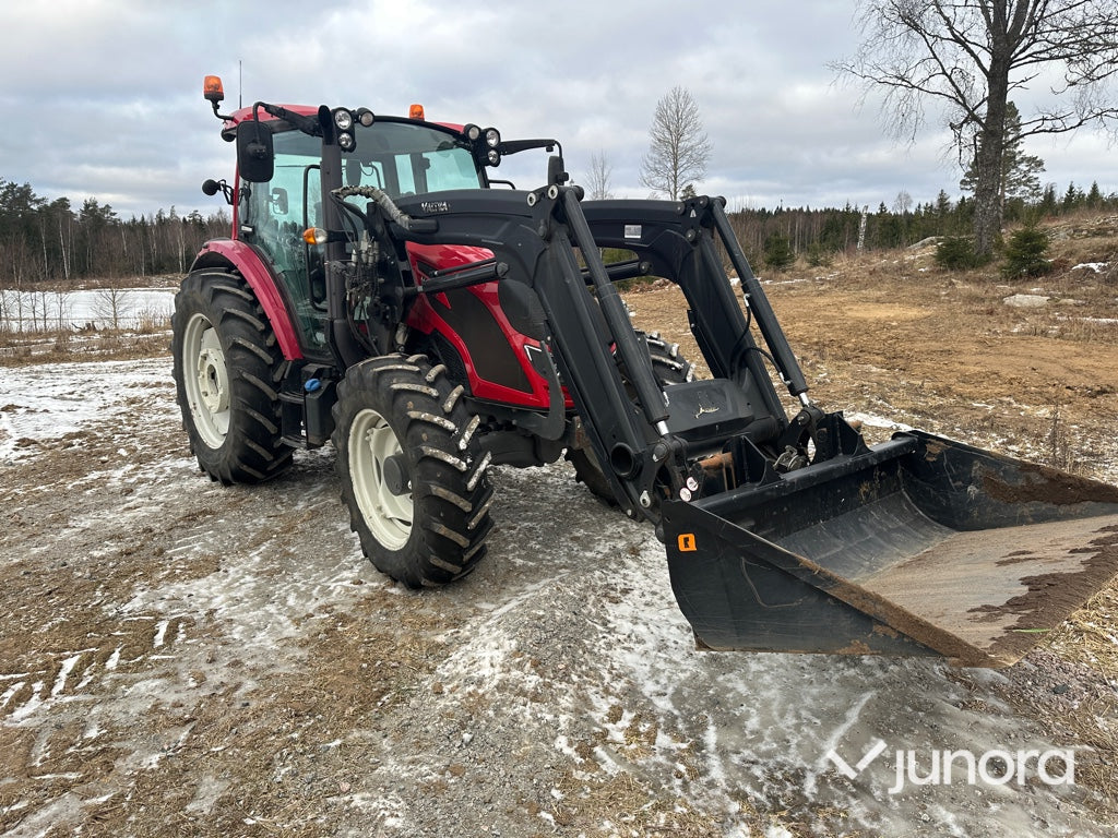 Traktor med lastare - Valtra A134 Hitech