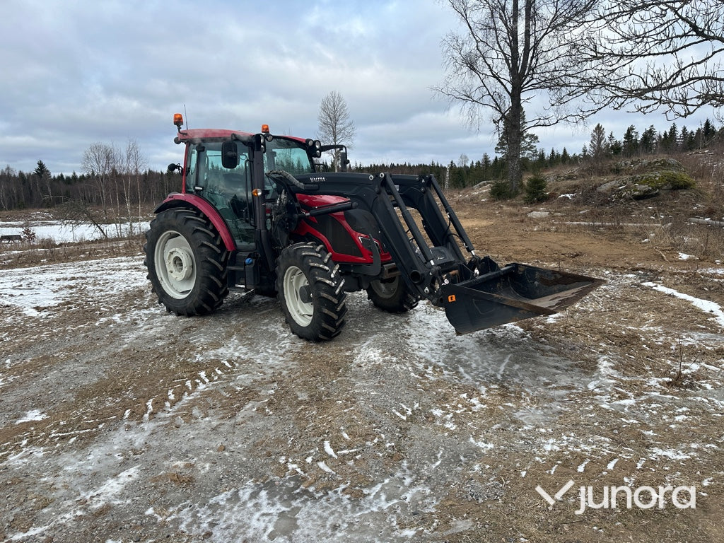 Traktor med lastare - Valtra A134 Hitech