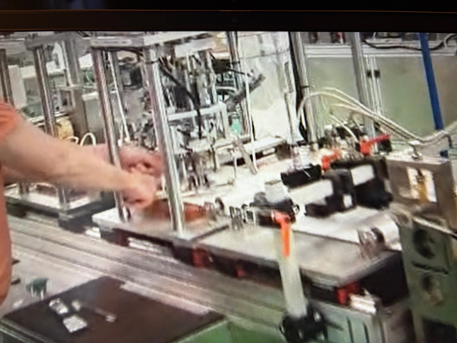 Maskin för tillverkning av andningsmasker
