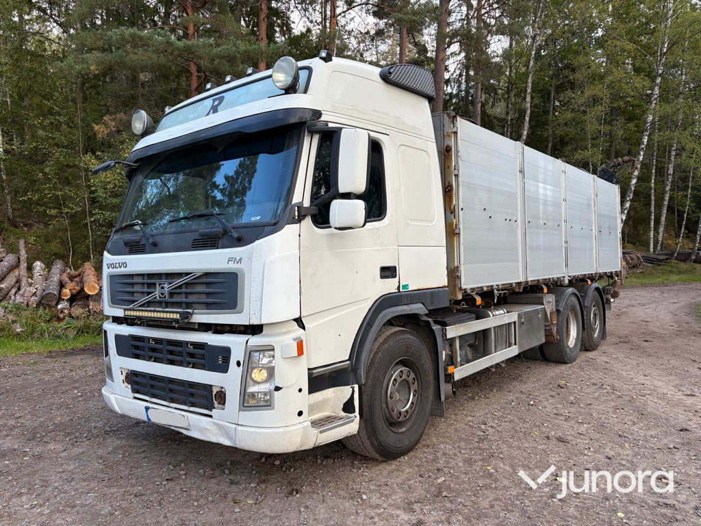 Lastbil Volvo FM-480 6*2 med lyftkran