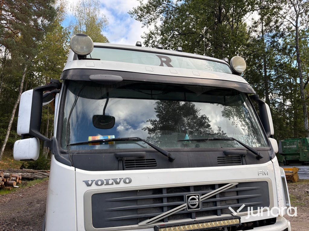 Lastbil Volvo FM-480 6*2 med lyftkran