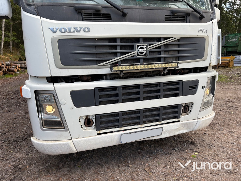 Lastbil Volvo FM-480 6*2 med lyftkran